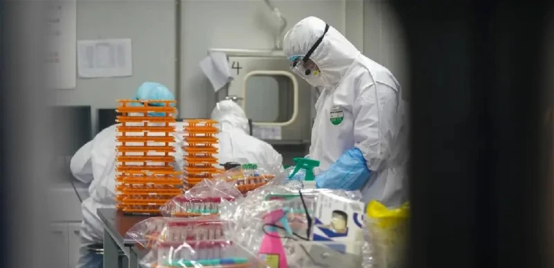 فيروس قاتل آخر ربما تسرب من مختبر صيني.. ما هو؟! صحة تشير دراسة جديدة إلى أن مختبر ووهان الصيني، الذي حامت حوله شكوك فيدرالية أميركية بأنه سرب فيروس كوفيد-19، ربما أطلق أيضا سلالة 