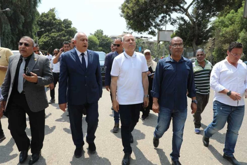 محافظ القاهرة: رفع السيارات المتهالكة والإشغالات في شارع أحمد زكي بالمعادي قام الدكتور إبراهيم صابر محافظ القاهرة، اليوم الاثنين، بجولة تفقدية لأعمال