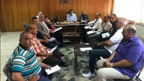 عمال القليوبية يناقش عددا من المقترحات ويكرم عباس صابر لتولية نقابة البترولعقد الاتحاد المحلي لعمال القليوبية برئاسة عبدالرحمن عبد الغني، والمحاسب