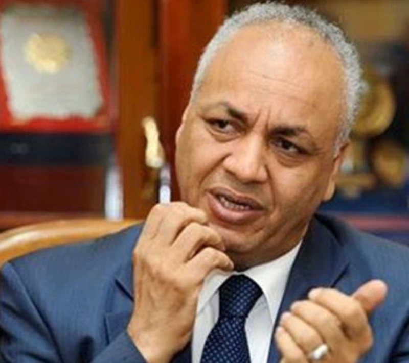 خففوا عن المواطن مصطفى بكري يناشد الحكومة بشأن هذا الأمرمصطفى بكري , أكد الإعلامي أن قرار الحكومة بعدم قطع الكهرباء مرة أخرى يعتبر علامة إيجابية تنم عن انتهاء الأزمة .جاء ذلك بعد ت