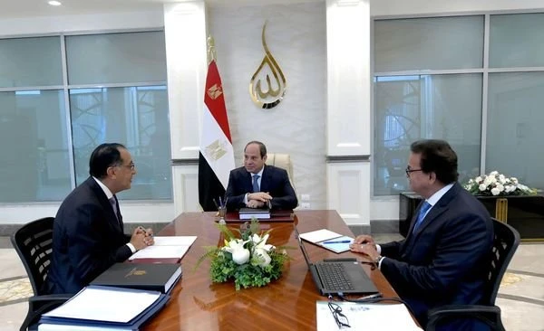 الرئيس السيسي يتابع محاور المشروع القومي للتنمية البشرية بداية جديدة لبناء الإنساناجتمع الرئيس عبد الفتاح السيسي، اليوم، مع الدكتور مصطفى مدبولي رئيس