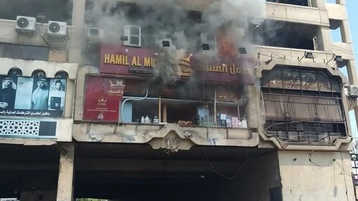 دون إصابات بشرية .. السيطرة على حريق في عقار بجوار معهد القلب بامبابة سيطرت قوات الحماية المدنية بالجيزة على حريق اندلع داخل عقار مجاور لمعهد القلب