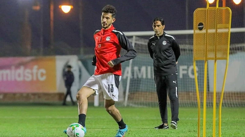 -لاعب الزمالك يعود للتدريبات بعد قضية الدهس .. كشف مصادر صحفية عن أن الظهير الأيسر للفريق الأول لكرة القدم بنادي الزمالك المصري، أحمد فتوح، سينتظم في تدريبات فريقه، اليوم الثلاثاء،