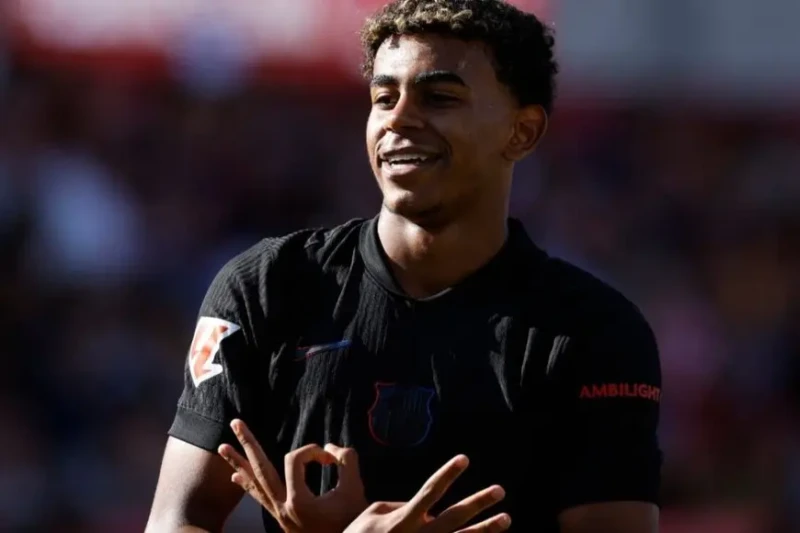 رونالدو يعترف بقدرات يامال: إمكانات هائلة وموهبة كبيرة أشاد كريستيانو رونالدو، قائد نادي النصر السعودي، بموهبة نجم برشلونة الصاعد لامين يامال، وأكد