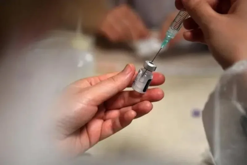 لمواجهة تفشي الفيروس.. الصحة العالمية توافق على لقاح جدري القرودأعلنت منظمة الصحة العالمية، يوم الجمعة، عن منحها أول ترخيص لاستخدام لقاح إم بوكس ضد جدري القرود للبالغين، معتبرة هذه