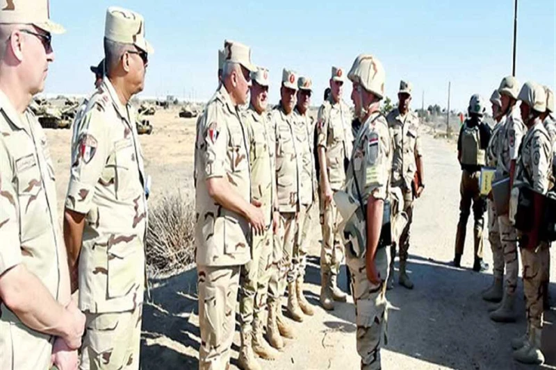 خبراء: رسائل قوية فى زيارة رئيس أركان حرب القوات المسلحة للاتجاه الاستراتيجى الشمالى الشرقى أكد خبراء عسكريون أن زيارة رئيس أركان حرب القوات المسلحة، الفريق أحمد خليفة، للاتجاه الا