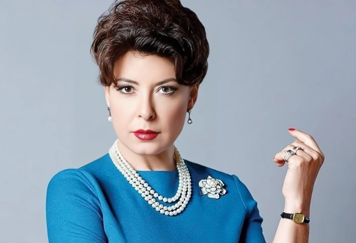 أنوشكا لافاق عربية: كرسي المذيعة صعب وليس لدي مانع في عمل برنامج جديد كشفت الفنانة أنوشكا، كواليس تجربتها بمجال التقديم التلفزيوني، بعد النجاح الكبير