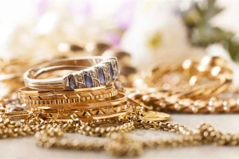 سعر الذهب اليوم الأربعاء بيع وشراء.. وعيار 21 الآن بعد الانخفاض الجديد (تحديث) سعر الذهب اليوم.. استقرت أسعار الذهب اليوم الأربعاء 18 سبتمبر 2024 بعد