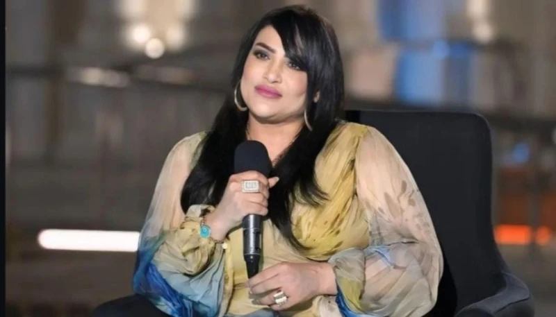 فنانة مصرية تقاضي تيك توكر شهير.. ما القصة؟ افاق عربية - أعلنت الفنانة المصرية بدرية طلبة مقاضاة التيك توكر الشهير كروان مشاكل، بعد تطاوله عليها في بث مباشر جمعهما مؤخرا.وعبرت الفن