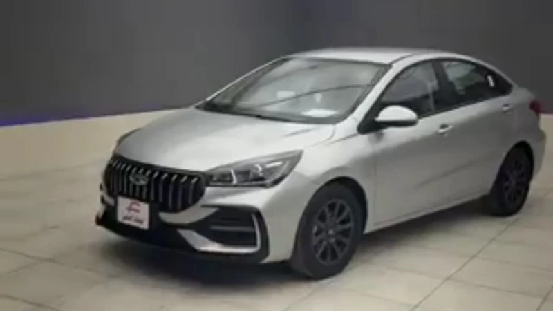 مواصفات وسعر شيري أريزو 5 موديل 2025 .. فيديو عالم السيارات كشف المختص في مجال السيارات، عبد الرحمن الخالدي، مواصفات وسعر سيارة شيري أريزو 5 موديل