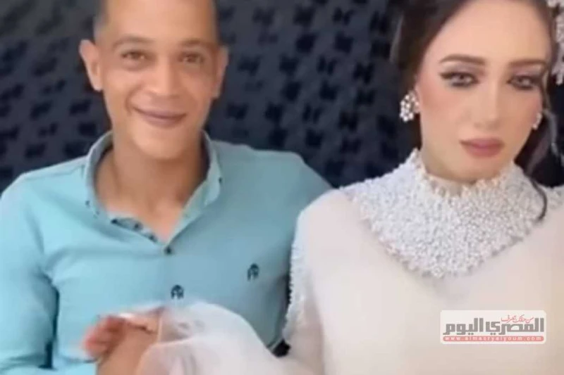 عروس كفر الدوار ردا على السوشيال ميديا: كلامكم خلانى أحب خطيبي بزيادة وهختار معاه بدلة الفرح (فيديو) كلام السوشيال ميديا خلاني أحبه بزيادة.. هكذا كان