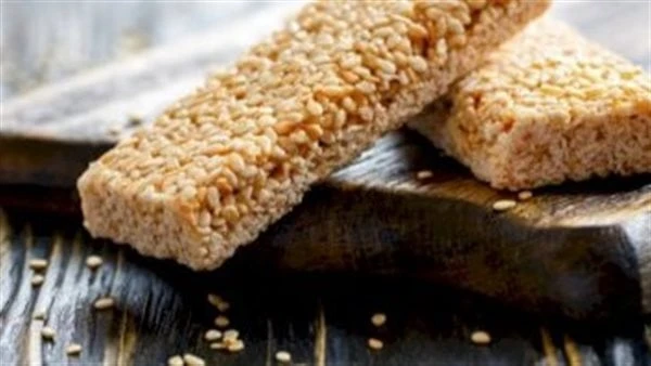 طريقة عمل السمسمية بدون سكرتعد السمسمية من أشهر أصناف حلويات المولد النبوي ولكن يبتعد بعد الأشخاص عن تناولها بسبب احتوائها على قدر كبير من السكر