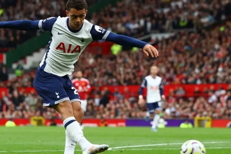 برينان جونسون يكسر رقمين بهدفه السريع أمام مانشستر يونايتد سجل برينان جونسون لاعب توتنهام هوتسبير رقمين مهمين للغاية في فوز فريقه الرائع على مانشستر