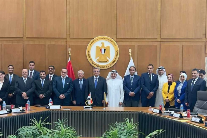 اللجنة المصرية الكويتية التعليمية تناقش سبل التعاون ودراسة تبادل البرامج الدراسية عقدت الدورة الرابعة للجنة التعليمية المشتركة المصرية الكويتية، بمقر