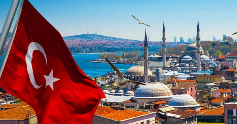 إعادة قلادة أثرية إلى تركيا بعد 42 عاما تعرف على التالي إعادة قلادة أثرية إلى تركيا بعد 42 عاما، تم تسليم قلادة تم تهريبها من مانيسا تركيا إلى