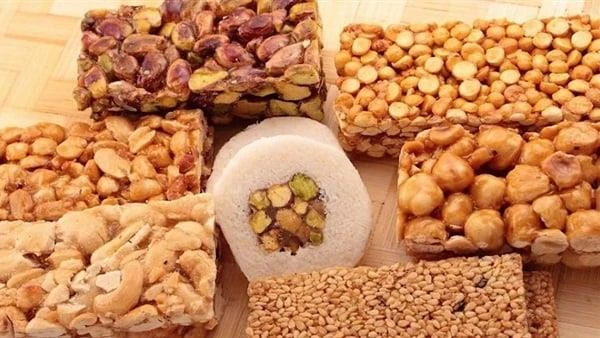 هل يمكن لمتبعي الدايت تناول حلويات المولد؟ نصائح ذهبية متفرقات مع اقتراب موعد المولد النبوي الشريف، الذي أعلنه معهد البحوث الفلكية والجيوفيزيقية