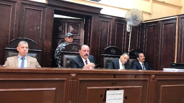 تأجيل محاكمة المتهم بقتل شخص وإصابة شقيقه في مشاجرة بالإسماعيلية قررت محكمة جنايات الإسماعيلية، اليوم الأحد، برئاسة المستشار محمد نصر الدين بركات،