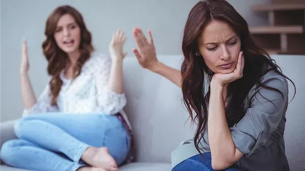 لازم تنهيها ..6 علامات بتقولك إنك في علاقة صداقة توكسيكالتعامل مع صديق سام يتطلب الصراحة والوضوح، إذا لم تنجح محاولات التحسين، فإنه من الأفضل أن