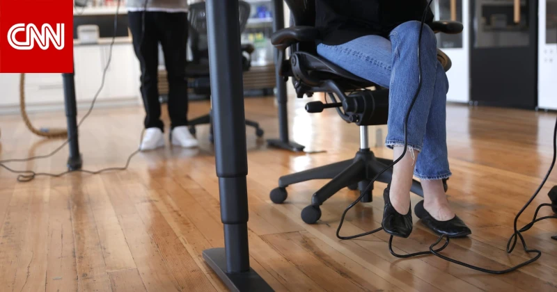 كيف يمكنك ممارسة اليوغا على الكرسي وتخفيف التوتر؟ تكنولوجيا دبي، الإمارات العربية المتحدة ()-- قد لا يبدو الجلوس أثناء ممارسة التمارين الرياضية أمرا منطقيا للوهلة الأولى، ولكن تعد 