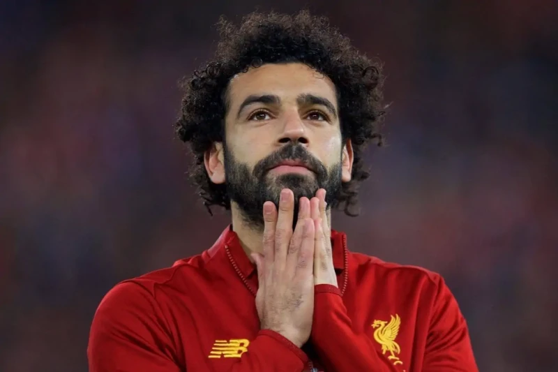محمد صلاح تميمة الحظ للجماهير الإنجليزية ماذا فعل ليمنح مشجع إنجليزي مليون جنيه إسترلينيمحمد صلاح . لا يزال النجم المصري يشكل رمزا للحظ السعيد