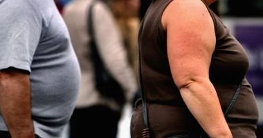 لتجنب المشكلات الصحية.. طرق التخلص من سمنة الذراعين صحة وطب الدهون الزائدة في الجزء العلوي من الذراعين، وخاصة عندما تقترن بالسمنة، قد تتسبب في حدوث مشكلات صحية مختلفة، بما في ذلك ز