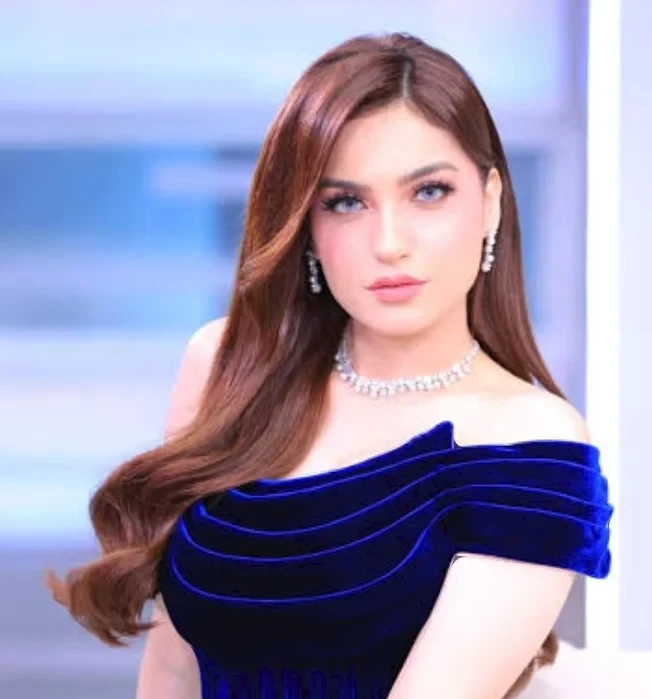 أغنية ياسمين عز : بلوك للخطوبة واضربوها بالطوبةكشفت الإعلامية ياسمين عز عن رأيها بشأن فترة الخطوبة قبل الزواج، مشيرة إلى أن احتفالية الخطوبة تثقل