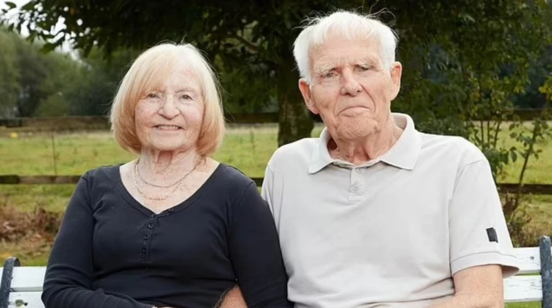 خرف الزوجة أنهى سعادتهما.. بريطانيان يوقعان عقد الموتخرف الزوجة أنهى سعادتهما.. بريطانيان يوقعان عقد الموت-----