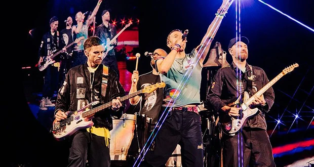 مفاجأة من فرقة إلى جمهورها في أبوظبي تعرف على التالي مفاجأة من فرقة إلى جمهورها في أبوظبي، متابعة بتجرد أعلنت فرقة 8220كولدبلاي 8221 إحياءها حفلا في