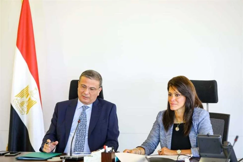 وزيرا التخطيط والزراعة يبحثان مع الشركاء الدوليين مواجهة تأثير المناخ على الأمن الغذائي التقت الدكتورة رانيا المشاط، وزيرة التخطيط والتنمية الاقتصادية والتعاون الدولي، علاء فاروق، 