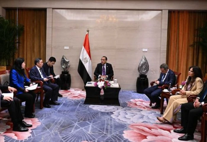 تعاون جديد مع الصين، إنشاء أول مصنع في شمال أفريقيا ومصر لإنتاج الأمونيا الخضراء عقب مشاركته صباح اليوم في الجلسة الافتتاحية لقمة منتدى التعاون