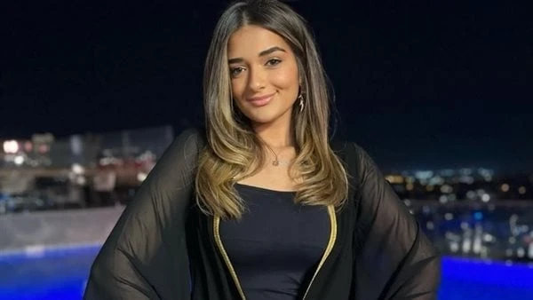 على البحر.. ملك أحمد زاهر تثير الجدل بظهورهاشاركت الفنانة ملك أحمد زاهر، متابعيها بصورجديدة لها عبر حسابها الشخصي على موقع تبادل الصور والفيديوهات