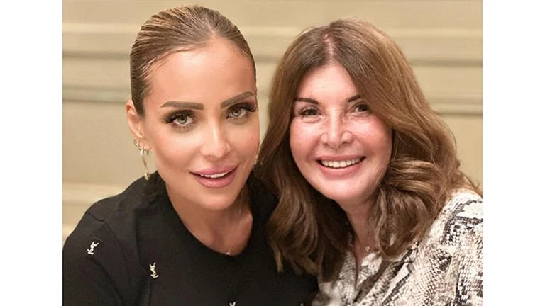 فنون: ريم البارودي تنشر صورة مع ميرفت أمين وتعلق: تحضير بروفات مسلسل جوما 10:34 م الثلاثاء 03 سبتمبر 2024 نشرت الفنانة ريم البارودي صورة تجمعها