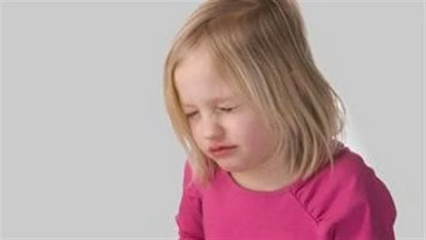 ما السبب وراء الإصابة بالنزلات المعوية عند الأطفال؟يحدث التهاب المعدة والأمعاء عادة بسبب عدوى فيروسية أو بكتيرية أو طفيلية، تسبب العدوى مجموعة من الأعراض تشمل القيء والإسهال وتشنجا