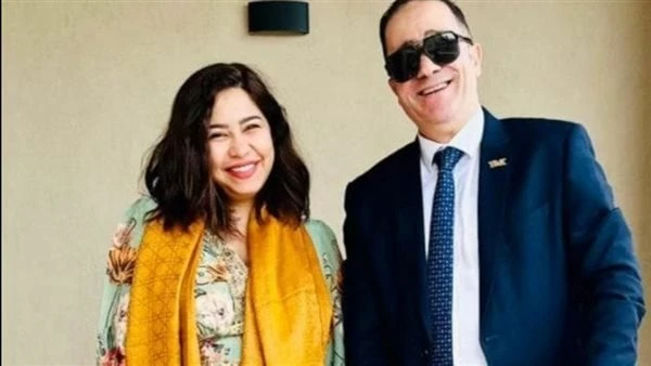 بعد التنحي عن قضاياها.. تصالح شيرين عبد الوهاب وياسر قنطوش شاركت الفنانة شيرين عبد الوهاب صورة جديدة مع المستشار القانوني ياسر قنطوش بعد تصالحهما