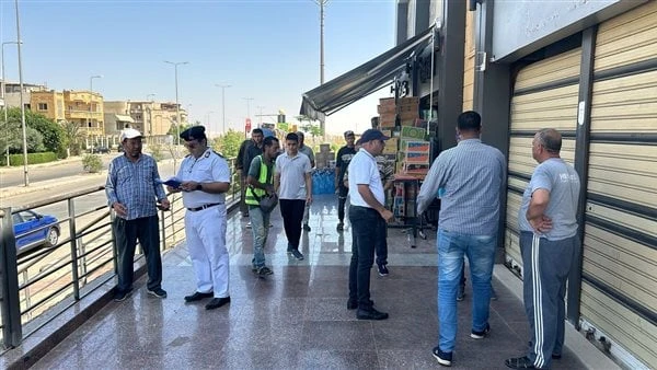 رئيس جهاز الشروق: تنفيذ 19 قرار غلق وتشميع للمحال التجارية المخالفةقال المهندس محمد السيد عبد المقصود رئيس جهاز مدينة الشروق، إنه تم تنفيذ 19 قرار