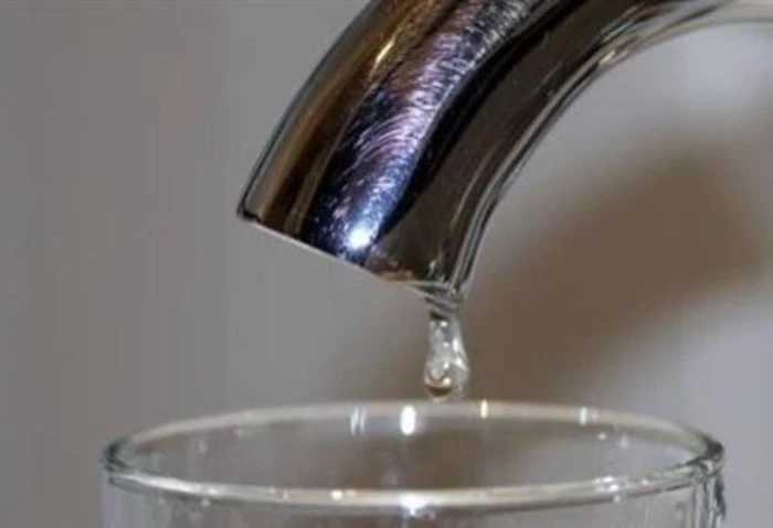 جهزوا الجراكن، قطع المياه عن 10 مناطق في القاهرة لمدة 3 أيام أعلن جهاز مدينة القاهرة الجديدة عن انقطاع المياه في بعض المناطق بالقاهرة الجديدة، من