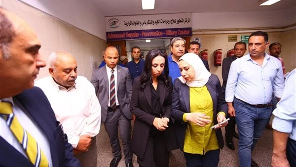وزيرة التضامن تزور مصابي حادث تصادم قطاري الزقازيق بالمستشفبات.. صور زارت الدكتورة مايا مرسي وزيرة التضامن الاجتماعي مصابي حادث تصادم قطارين أمام