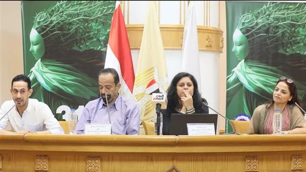 البوابة ستار: دقيقة حدادا في ذكرى ضحايا حريق مسرح بني سويف بندوة رد الجميل بالتجريبي قررت اللجنة العليا لمهرجان القاهرة الدولي للمسرح التجريبي في