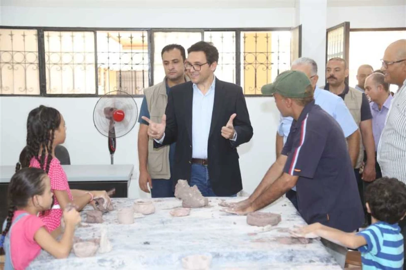 هنو يتفقد عددا من المواقع الثقافية بمدينة 15 مايو (تفاصيل) ضمن سلسلة جولاته التفقدية بالمواقع والمنشآت الثقافية، تفقد الدكتور أحمد فؤاد هنو وزير