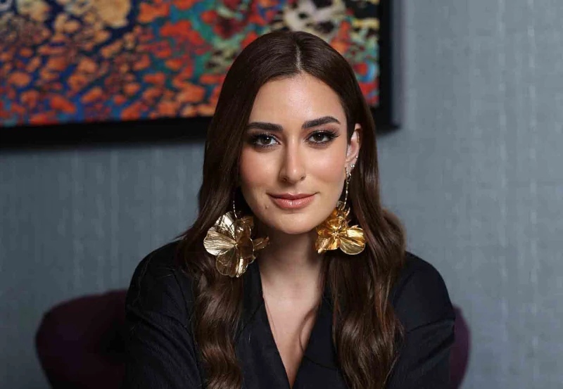 أمينة خليل إلى الشاشة في رمضان ٢٠٢٥ في هذا العمل تستعد الممثلة المصرية، أمينة خليل، للمشاركة في مسلسل جديد بعنوانلام شمسية، من المقرر عرضه في رمضان