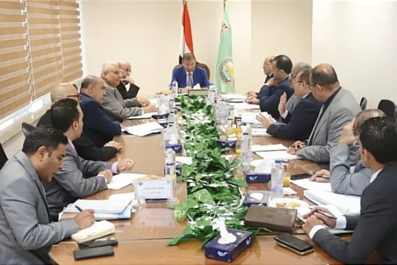 وزير الزراعة يوزع 12 عقدا لمنتفعي الإصلاح الزراعي و5 آلات زراعية بسيطة في الدقهلية شهد وزير الزراعة واستصلاح الأراضي، ومحافظ الدقهلية، ورئيس لجنة