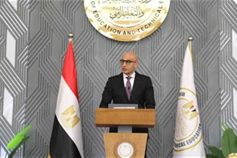 وزير التعليم يعلن تدريس الذكاء الاصطناعي والبرمجة في الثانوية العامة (تفاصيل) أعلن محمد عبداللطيف، وزير التربية والتعليم والتعليم الفني، تدريس الذكاء