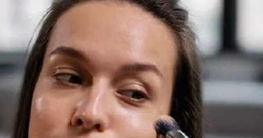 ..4 خطوات تضمن مكياج ثابت لأطول وقت.. مش هتحتاجى تقلقى على شكلك..تفاصيل تتابع الان تفاصيل ما ورد عن 4 خطوات تضمن مكياج ثابت لأطول وقت.. مش هتحتاجى