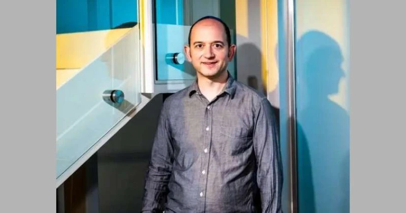 غوغل تدفع 2.7 مليار دولار لاستعادة خبير الذكاء الاصطناعي لايف ستايل في خطوة غير مسبوقة، أعلنت شركة غوغل عن تقديم شيك بقيمة 2.7 مليار دولار لاستعادة