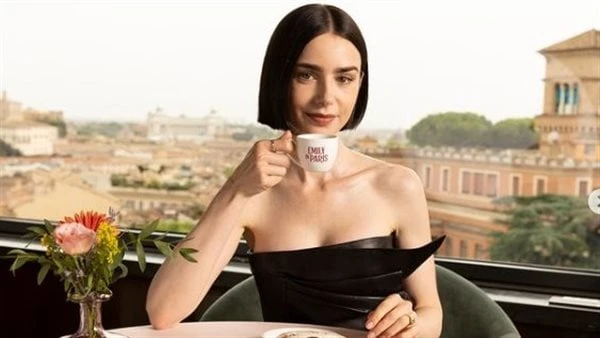 نتفليكس تكشف تجديد مسلسل لموسم خامس أعلنت منصة نتفليكس تجديد مسلسلها الناجح لموسم خامس، وذلك فور الانتهاء من عرض باقي حلقات الموسم الرابع المتاح حاليا للجمهور كاملا. احتل مسلسل قائ