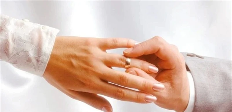 فنون ومشاهير: بأجواء مليئة بالحب والرومانسية... ممثلان يدخلان القفص الذهبي في روما (صور) بأجواء مليئة بالحب والرومانسية... ممثلان يدخلان القفص الذهبي