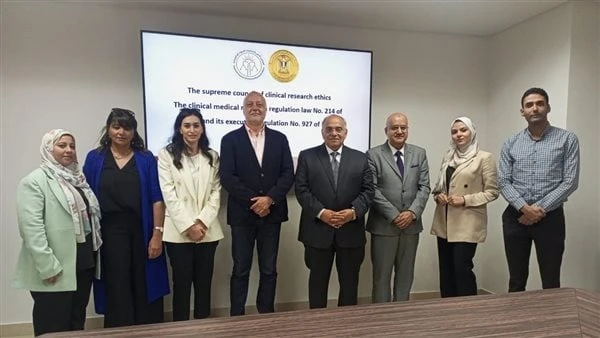 الأعلى لمراجعة أخلاقيات البحوث الطبية الإكلينيكية يبحث مع العالمية سبل التعاون المشتركاستقبل الدكتور شريف وديع، رئيس المجلس الأعلى لمراجعة أخلاقيات