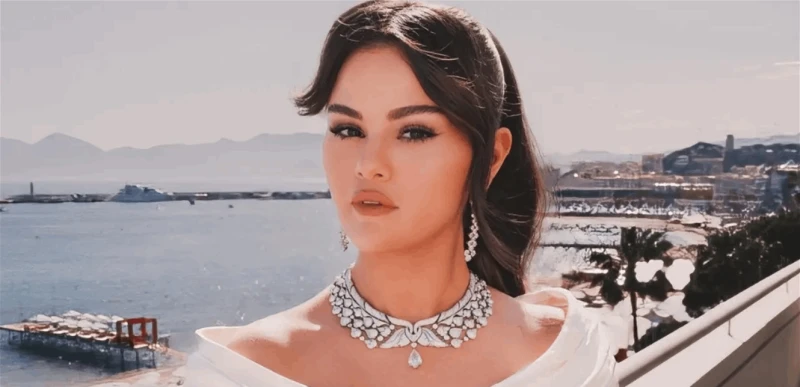 فنون ومشاهير: بلمسة لبنانية راقية.. نجمة عالمية تختار هذا المصمم للظهور بحلقة تلفزيونية (صور) بلمسة لبنانية راقية.. نجمة عالمية تختار هذا المصمم