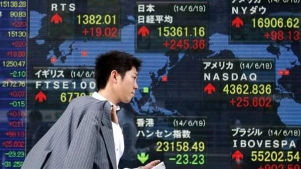 صعود الأسهم الآسيوية بقيادة اليابان مع استقرار الينارتفعت الأسهم الآسيوية اليوم الثلاثاء، بقيادة الأسهم اليابانية، في حين استقر الين بعد تراجعه مقابل