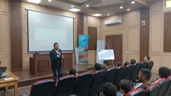 آداب يجب مراعاتها في العلاقة بين الشباب والبنات.. باحث بمرصد الأزهر يكشف عنهاقال محمد عبودة، الباحث بمرصد الأزهر، إنه لا مانع أبدا في التواصل الإنساني الطبيعي بين الرجل والمرأة، وه